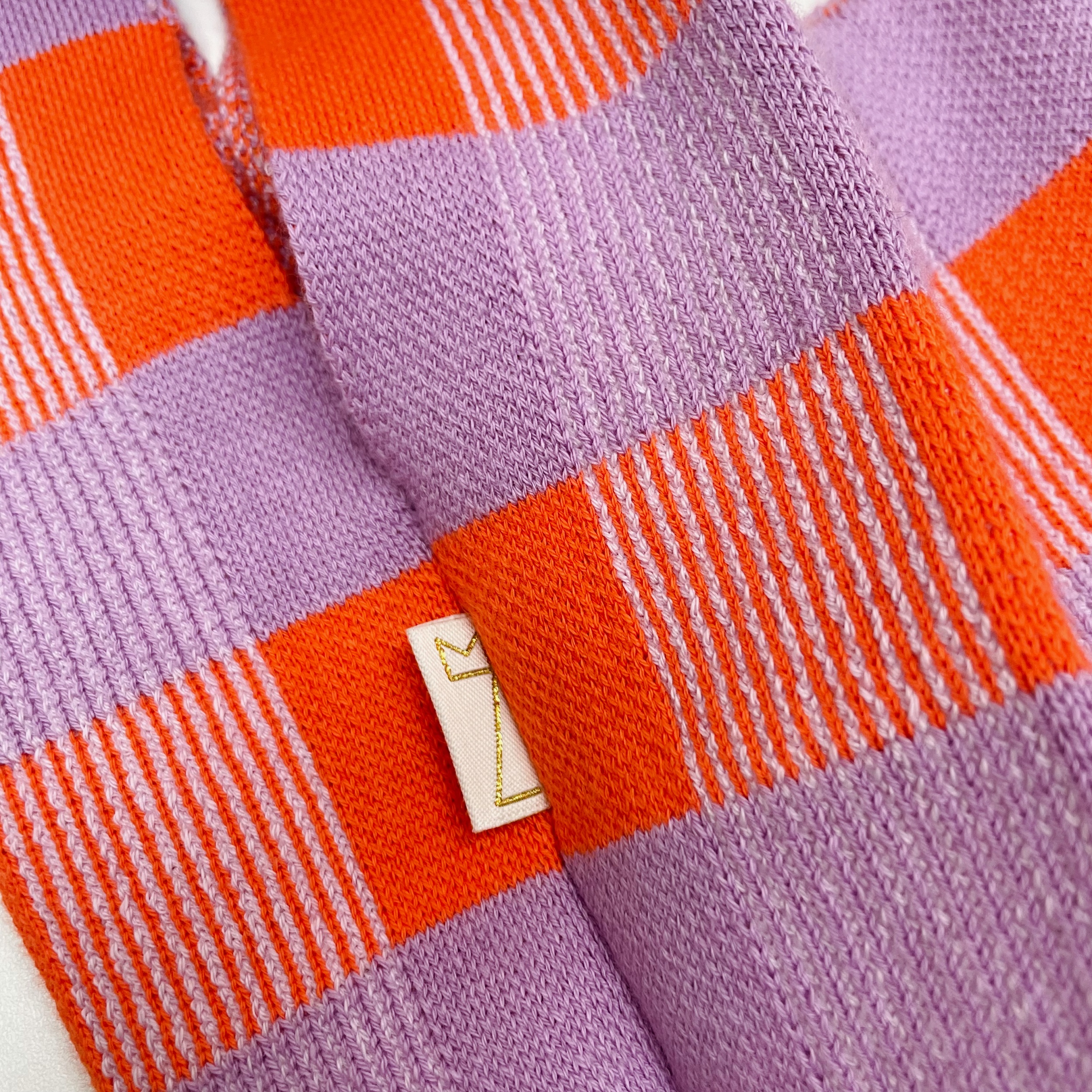 zoe-mommen-petit-sac-maille-jacquard-orange-2