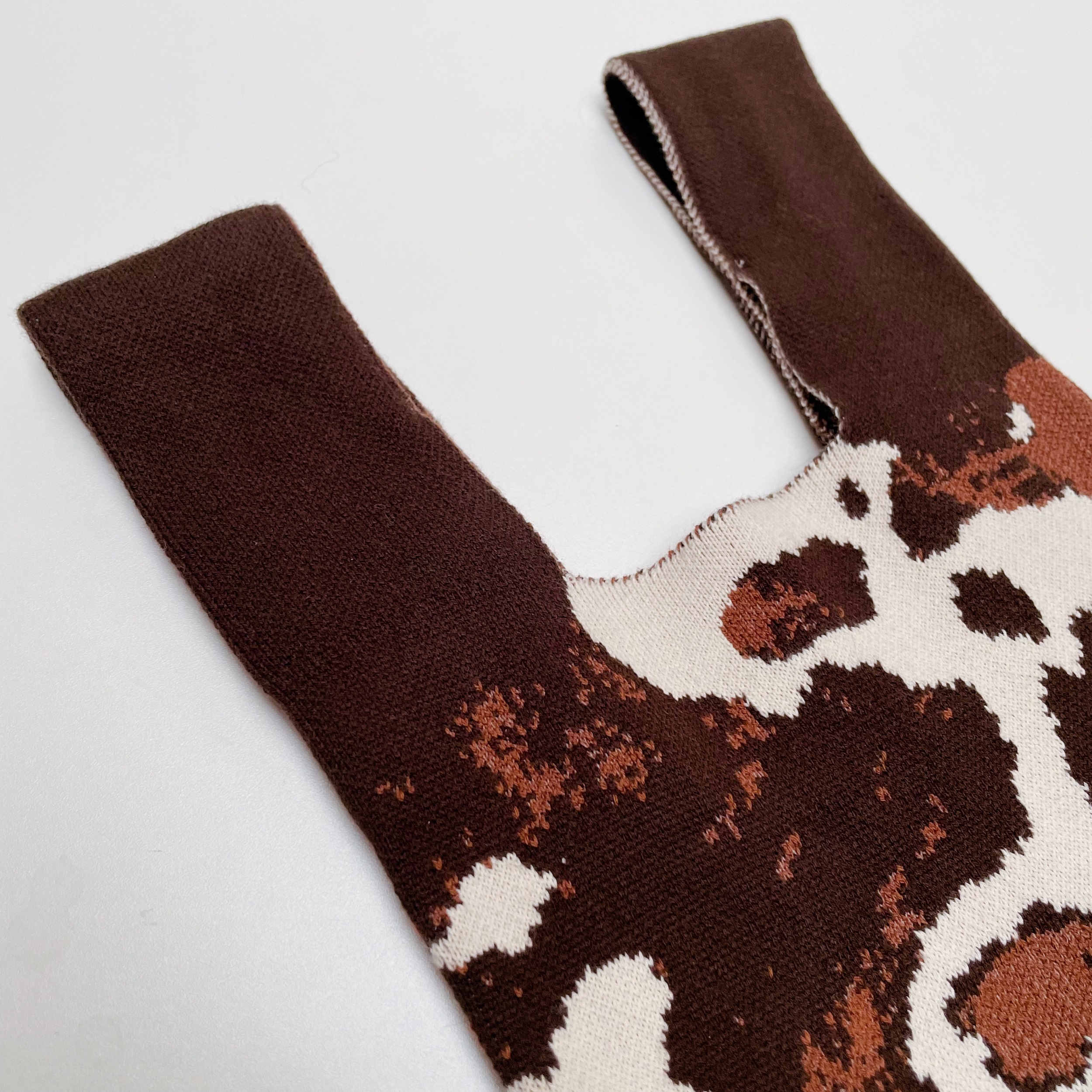 zoe-mommen-petit-sac-maille-jacquard-vache-cow-print-3